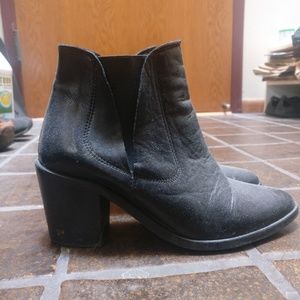 Pieces leather ankle boots